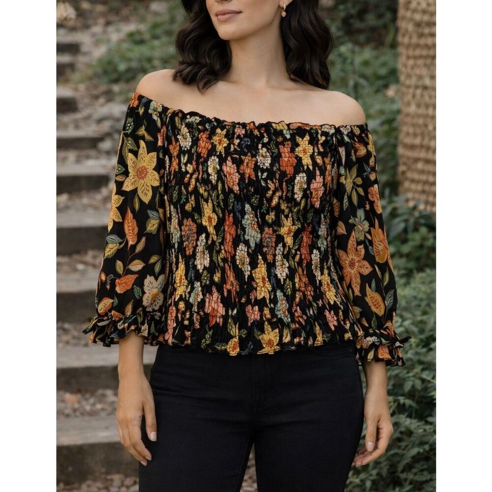 Olivaceous NWT black floral smocked puff sleeve blouse M